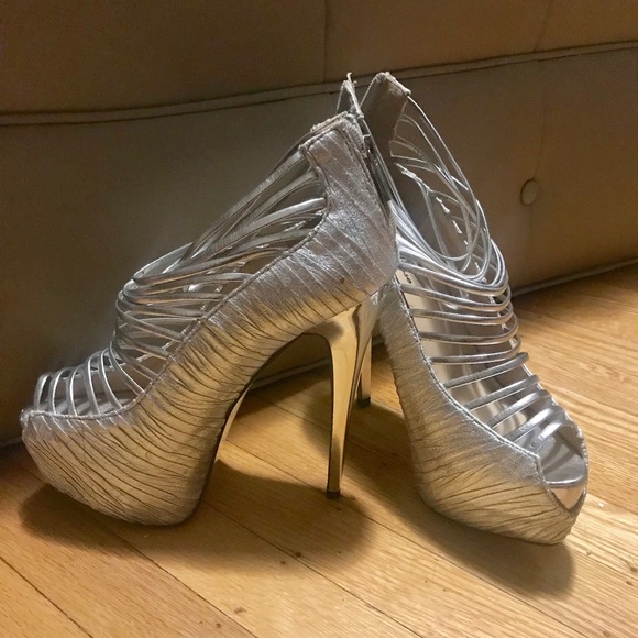 Shoes - Silver Metallic Strappy Platform High Heels